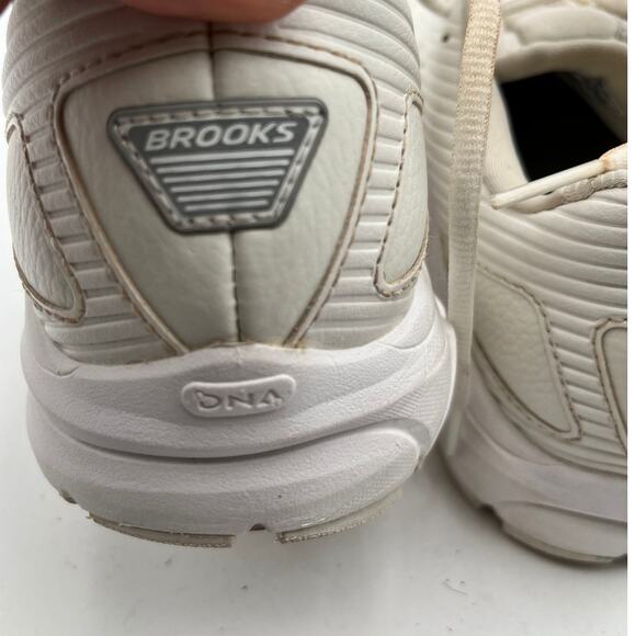 Brooks Addiction Walker 2 Womens Size 8.5 Wide D White Walking Shoes 1203071D142 - Picture 4 of 14